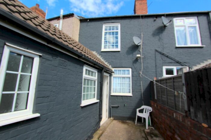 2 Bedroom End Of Terrace House To Rent In Selwyn Street, Bolsover, Chesterfield, S44