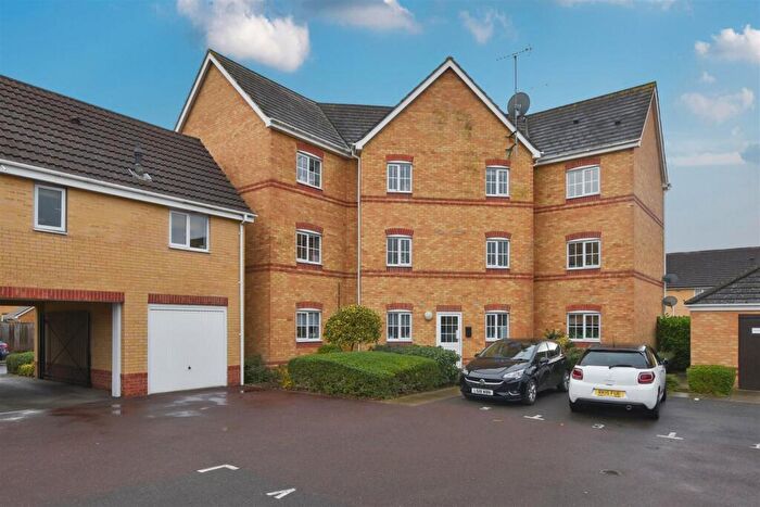 2 Bedroom Apartment For Sale In Goodman Drive, Leighton Buzzard, LU7