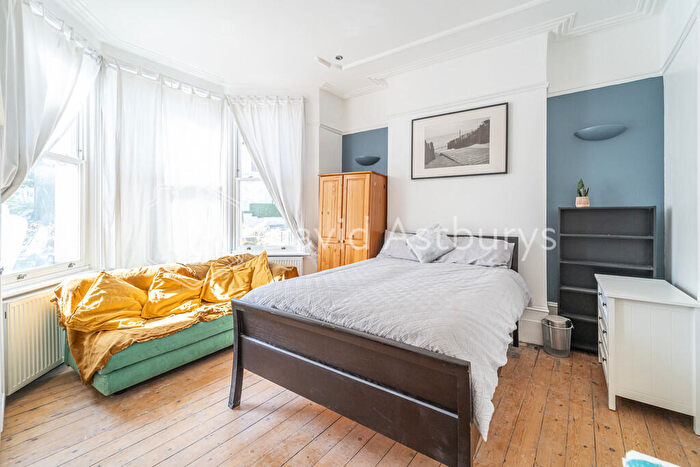 5 Bedroom Semi-Detached House To Rent In Warham Road, Harringay, London, N4