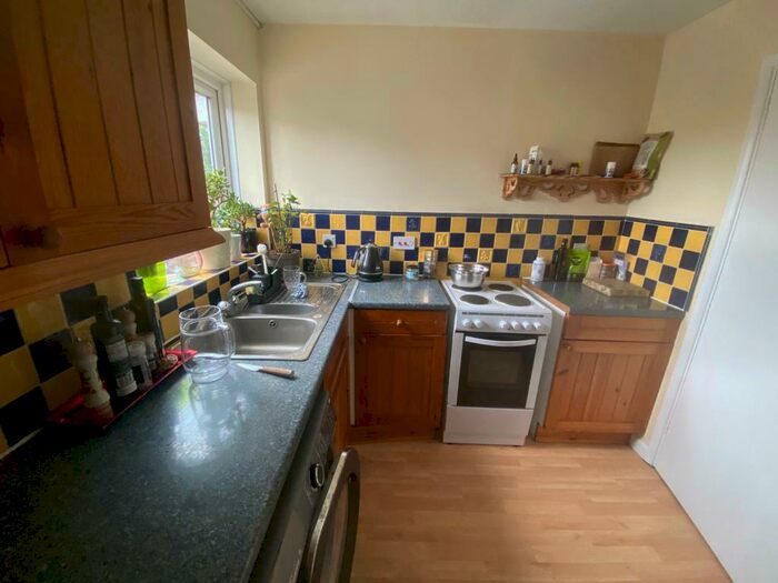 2 Bedroom Flat To Rent In Countess Court, Northampton, NN5