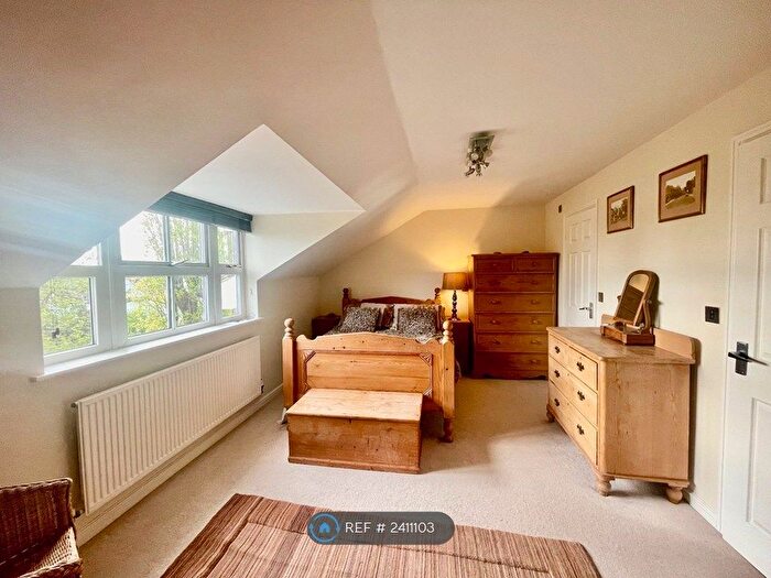 4 Bedroom Terraced House To Rent In Burns Close, Carshalton Beeches, SM5