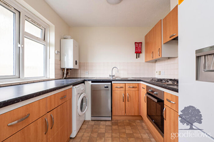 2 Bedroom Apartment To Rent In Parkgate Road, Wallington, SM6