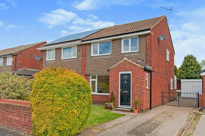 3 Bedroom Semi-Detached House To Rent In Gilling Avenue, Garforth, Leeds, West Yorkshire, LS25
