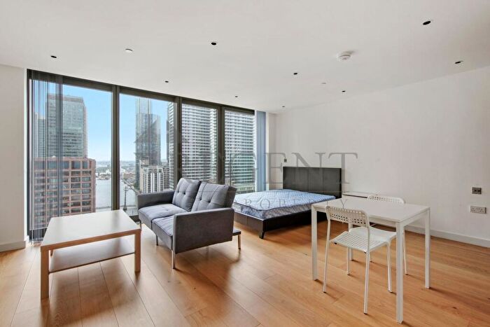 Apartment To Rent In Landmark Pinnacle, Marsh Wall, E14