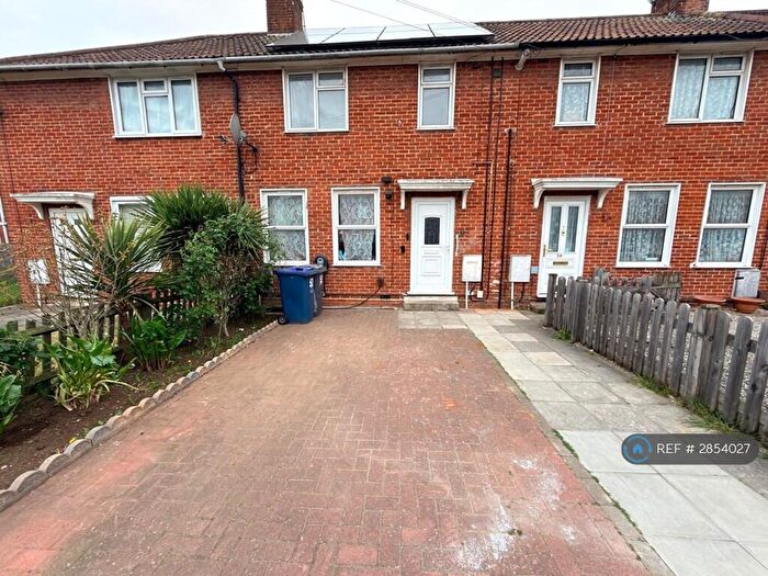 2 Bedroom Flat To Rent In Kenton, Harrow, HA3