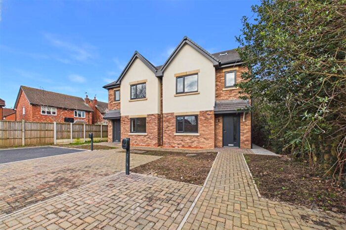 4 Bedroom Semi Detached House For Sale In Huntersfield, Shavington, Crewe, CW2