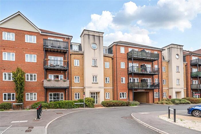 2 Bedroom Flat For Sale In Alderson Grove, Hersham, KT12