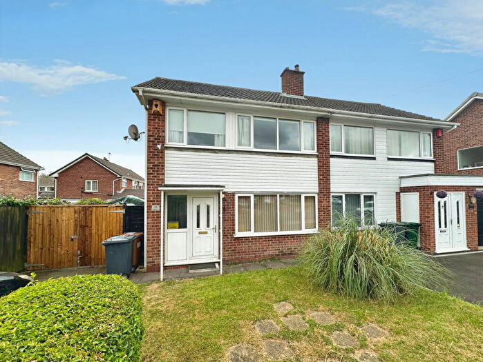 3 Bedroom Semi-Detached House For Sale In Yew Tree Road, Newhall, Swadlincote, DE11