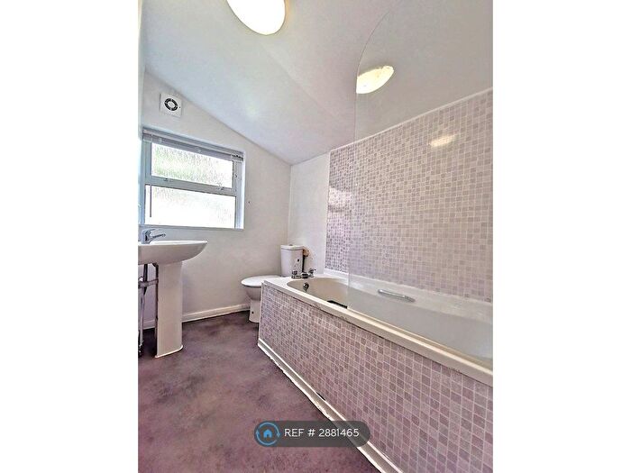 3 Bedroom Terraced House To Rent In Constitution Road, Chatham, ME5