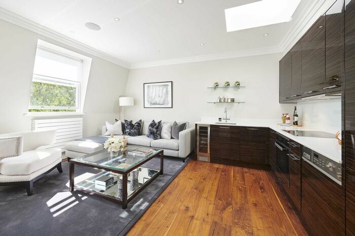 2 Bedroom Flat To Rent In Kensington Gardens Square, London, W2