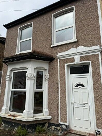 3 Bedroom Terraced House To Rent In Glenfarg Road, London, London, SE6