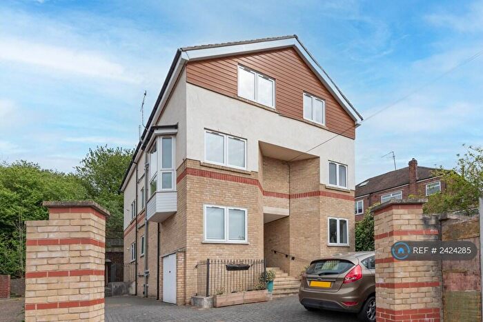 2 Bedroom Flat To Rent In Benton's Lane, London, SE27