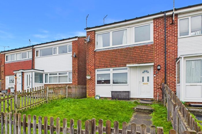3 Bedroom End Of Terrace House For Sale In Rowley Furrows, Linslade, LU7