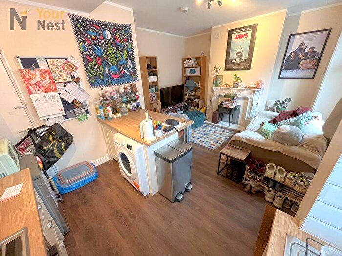 2 Bedroom Terraced House To Rent In Thornville Avenue, Leeds, Hyde Park, LS6