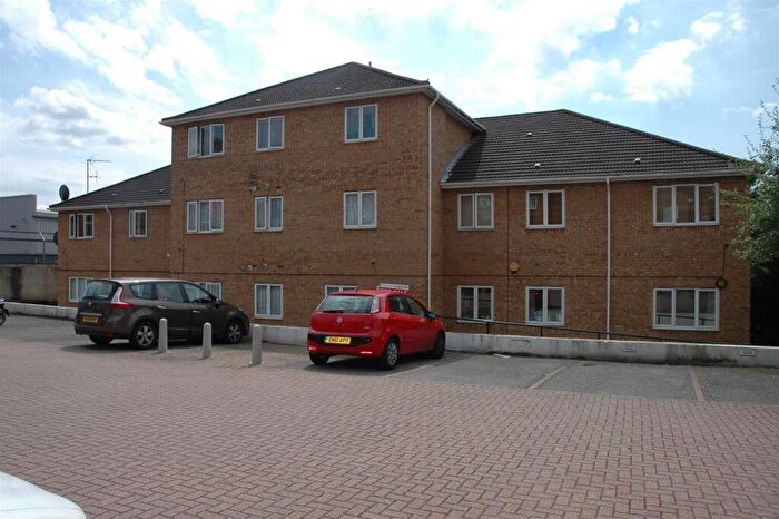 2 Bedroom Apartment To Rent In Collier Row Road, Romford, RM5