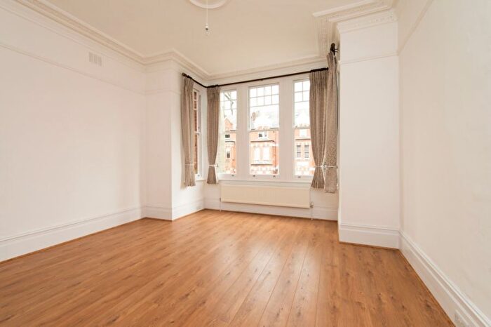 3 Bedroom Flat To Rent In Coolhurst Road, Crouch End, N8