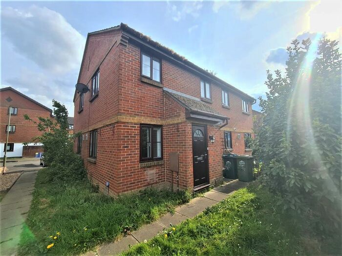 1 Bedroom Property To Rent In Dutch Barn Close, Stanwell, TW19