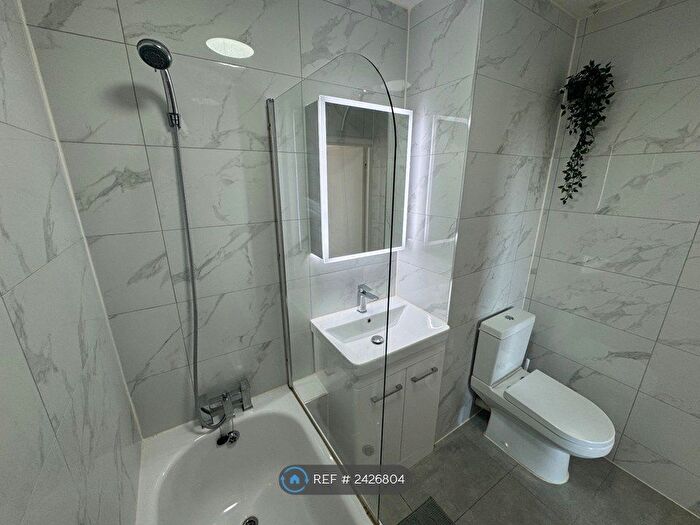 2 Bedroom Flat To Rent In Burwash House, London, SE1