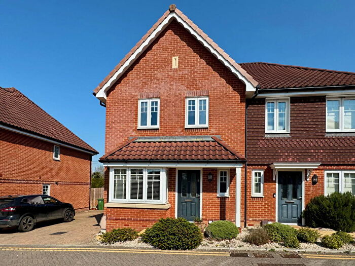 3 Bedroom Semi-Detached House For Sale In Mendip Mews, Oakley, RG23