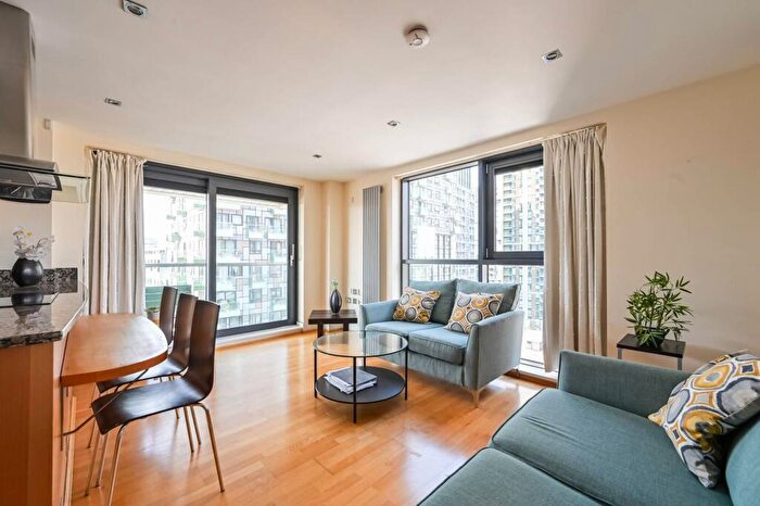 2 Bedroom Flat For Sale In Millharbour, Canary Wharf, London, E14
