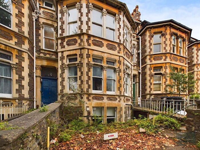 4 Bedroom Flat To Rent In Garden Flat, Clarenden Road, Bristol, BS6