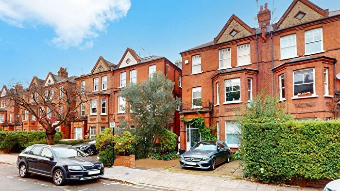3 Bedroom Flat To Rent In Goldhurst Terrace, London, NW6
