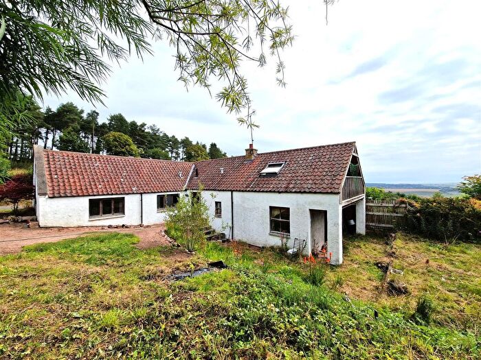 3 Bedroom Semi-Detached House For Sale In Murphy's Law, Lucklawhill, Balmullo, KY16