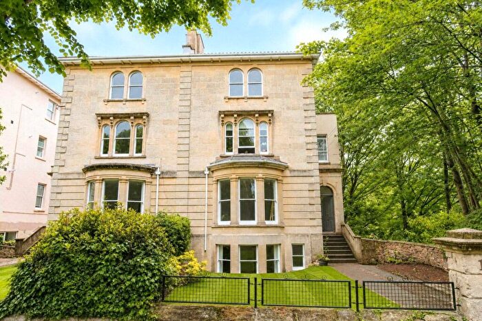 2 Bedroom Apartment For Sale In Chertsey Road, Bristol, BS6