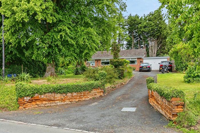 3 Bedroom Bungalow For Sale In Quinton Road, Northampton, Northamptonshire, NN4