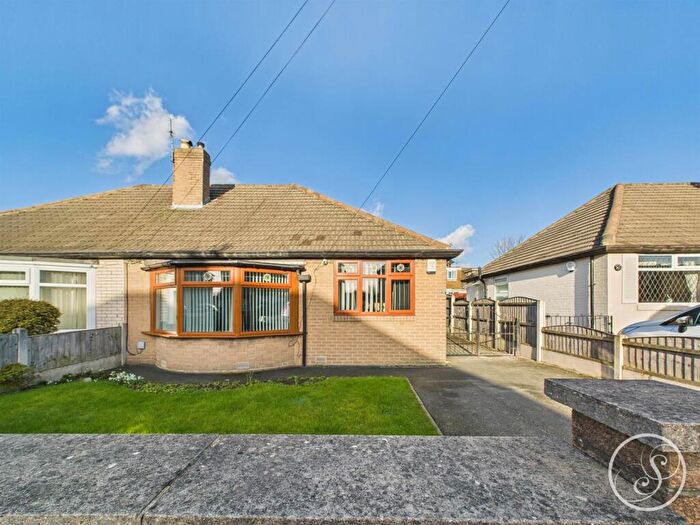 2 Bedroom Semi-Detached Bungalow For Sale In Lulworth Drive, Leeds, LS15