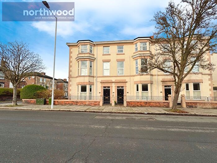 3 Bedroom Flat To Rent In Balls Road, Oxton, Wirral, CH43
