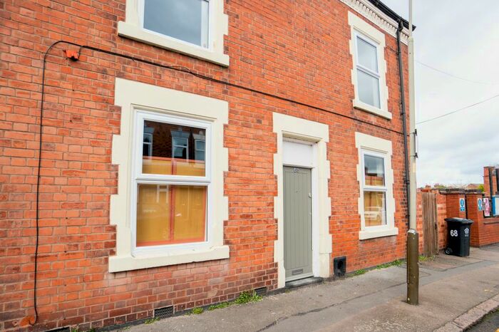 2 Bedroom End Of Terrace House To Rent In Knighton Lane East, Knighton Fields, Leicester, LE2