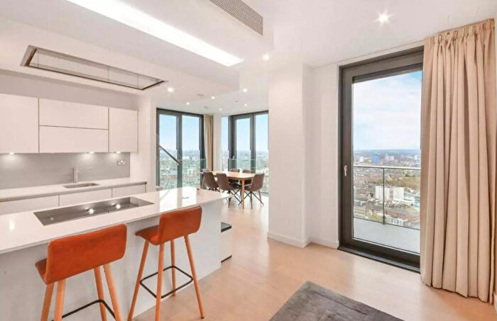 3 Bedroom Apartment To Rent In Legacy Tower, Stratford, E15