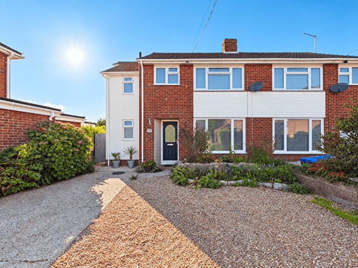 4 Bedroom Semi-Detached House For Sale In Old Swanwick Lane, Lower Swanwick, SO31