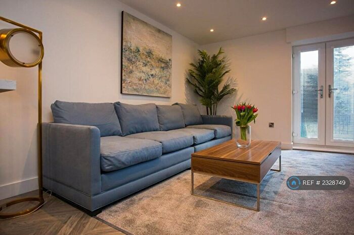 2 Bedroom Flat To Rent In Berkeley Court, Doncaster, DN1