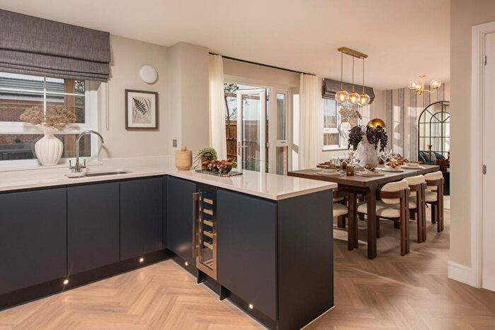 4 Bedroom Detached House For Sale In Winnycroft Lane, Matson, Gloucester, GL4