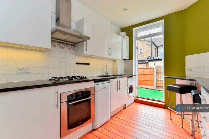 2 Bedroom Maisonette To Rent In Park View Road, London, N17