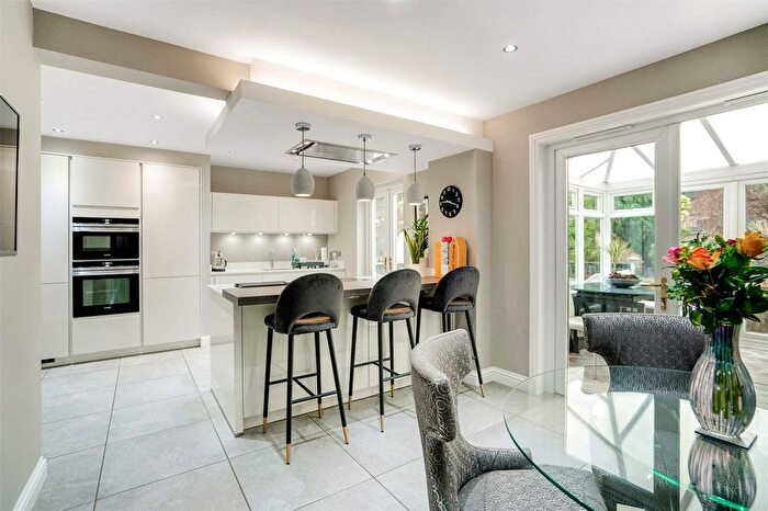 4 Bedroom Detached House For Sale In Linnvale Way, Dullatur, Glasgow, North Lanarkshire, G68