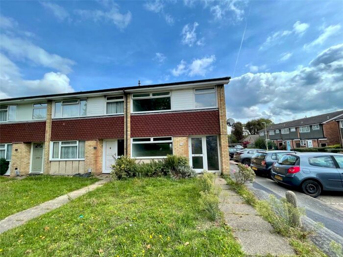 3 Bedroom End Of Terrace House To Rent In Belle Vue Close, Aldershot, Hampshire, GU12