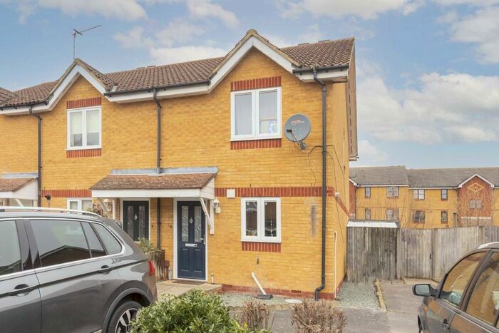 2 Bedroom Property To Rent In Barker Close, New Malden KT3