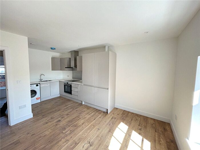 1 Bedroom Flat To Rent In Westgate Chambers, Staple Gardens, Winchester, Hampshire, SO23