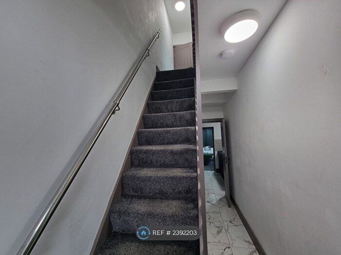 5 Bedroom Terraced House To Rent In Skinner Street, Gillingham, ME7