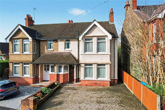 3 Bedroom Semi Detached House For Sale In York Road, Aldershot, Hampshire, GU11