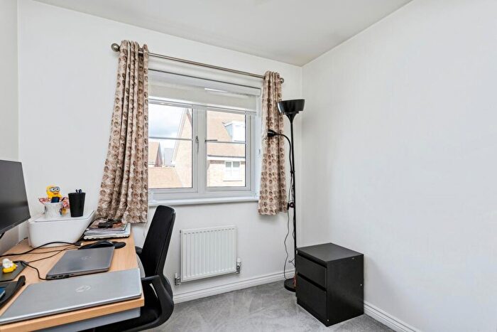 4 Bedroom Detached House For Sale In Tributary Lane, Faygate, Horsham, West Sussex, RH12