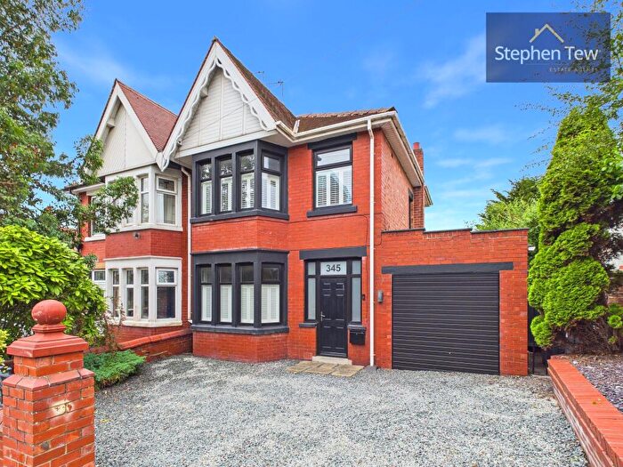 4 Bedroom Semi-Detached House For Sale In Park Road, Blackpool, FY1