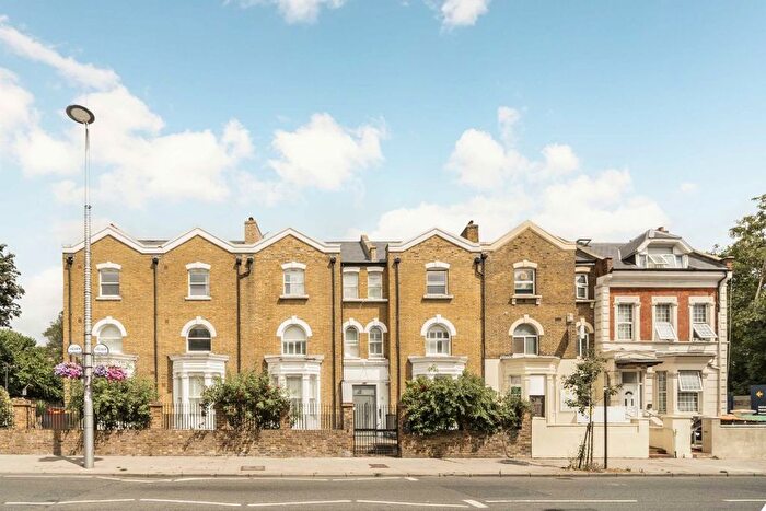 Studio To Rent In High Street, Acton, W3