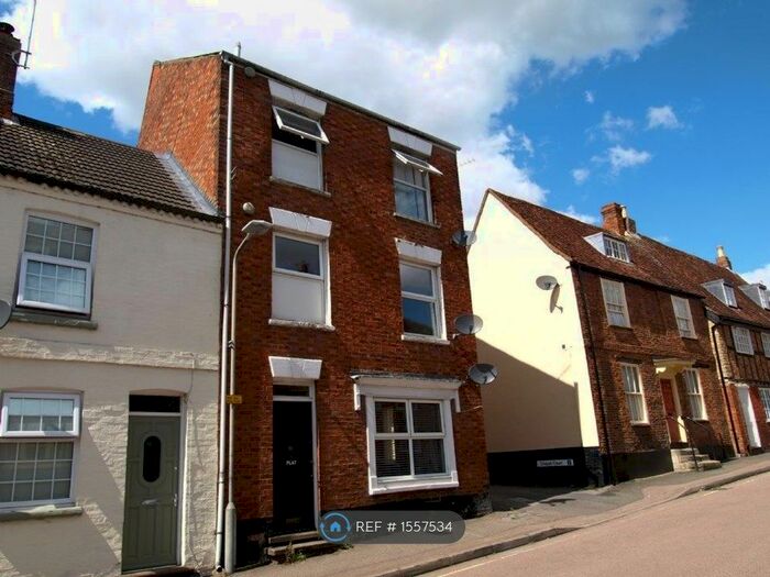 1 Bedroom Flat To Rent In Silver Street, Newport Pagnell, MK16