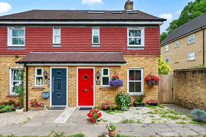 3 Bedroom Semi-Detached House For Sale In Cufaude Lane, Sherfield Park, RG27