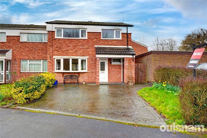 3 Bedroom Semi Detached House For Sale In Paddock Way, Droitwich, Worcestershire, WR9