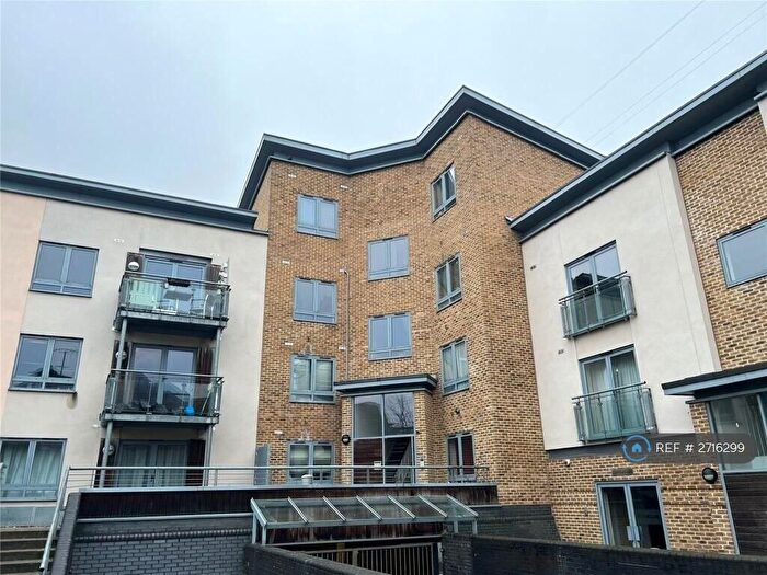 2 Bedroom Flat To Rent In Quayside Drive, Colchester, CO2